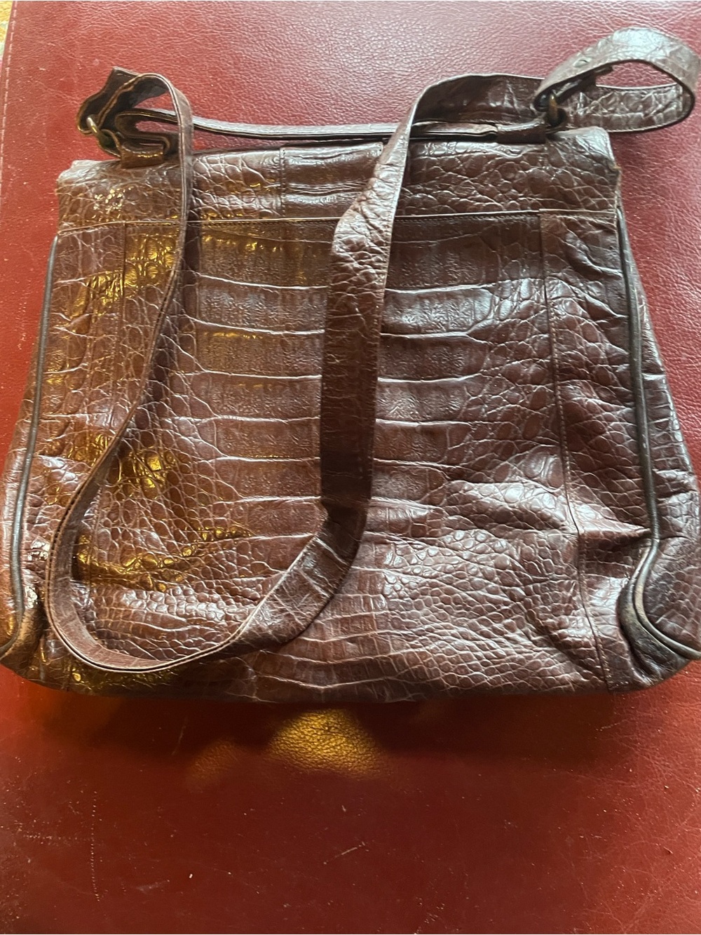 NEIMAN MARCUS VINTAGE Brown Croc-Embossed Leather bag with Chain Accent